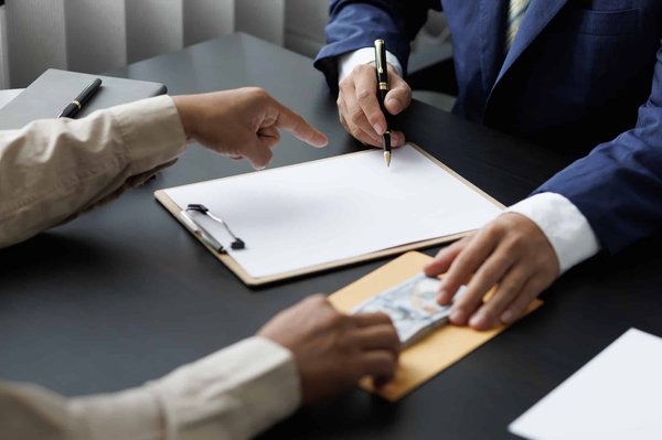 Quelle assurance pour un salarié porté ?